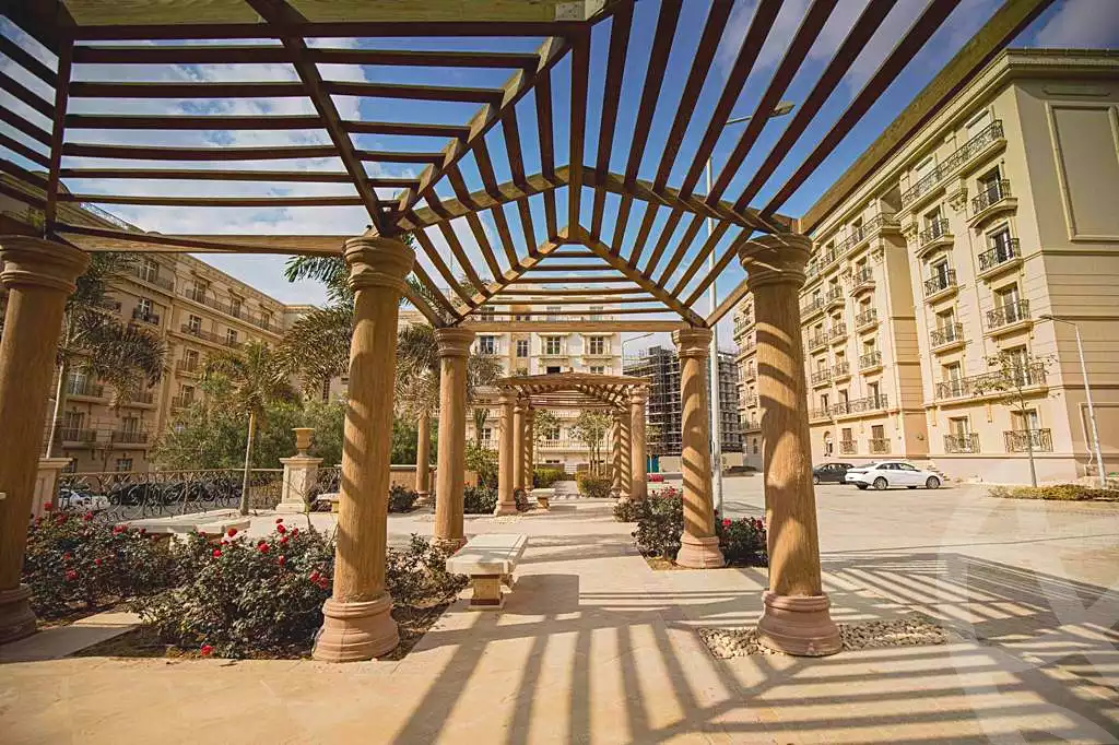 https://aqarmap.com.eg/en/listing/7281802-for-sale-cairo-new-cairo-compounds-hyde-park-centre-ville-hyde-park