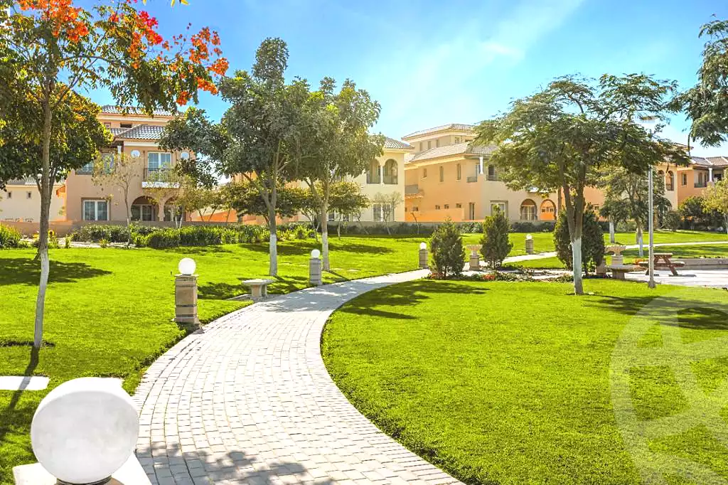 https://aqarmap.com.eg/en/listing/7281802-for-sale-cairo-new-cairo-compounds-hyde-park-centre-ville-hyde-park