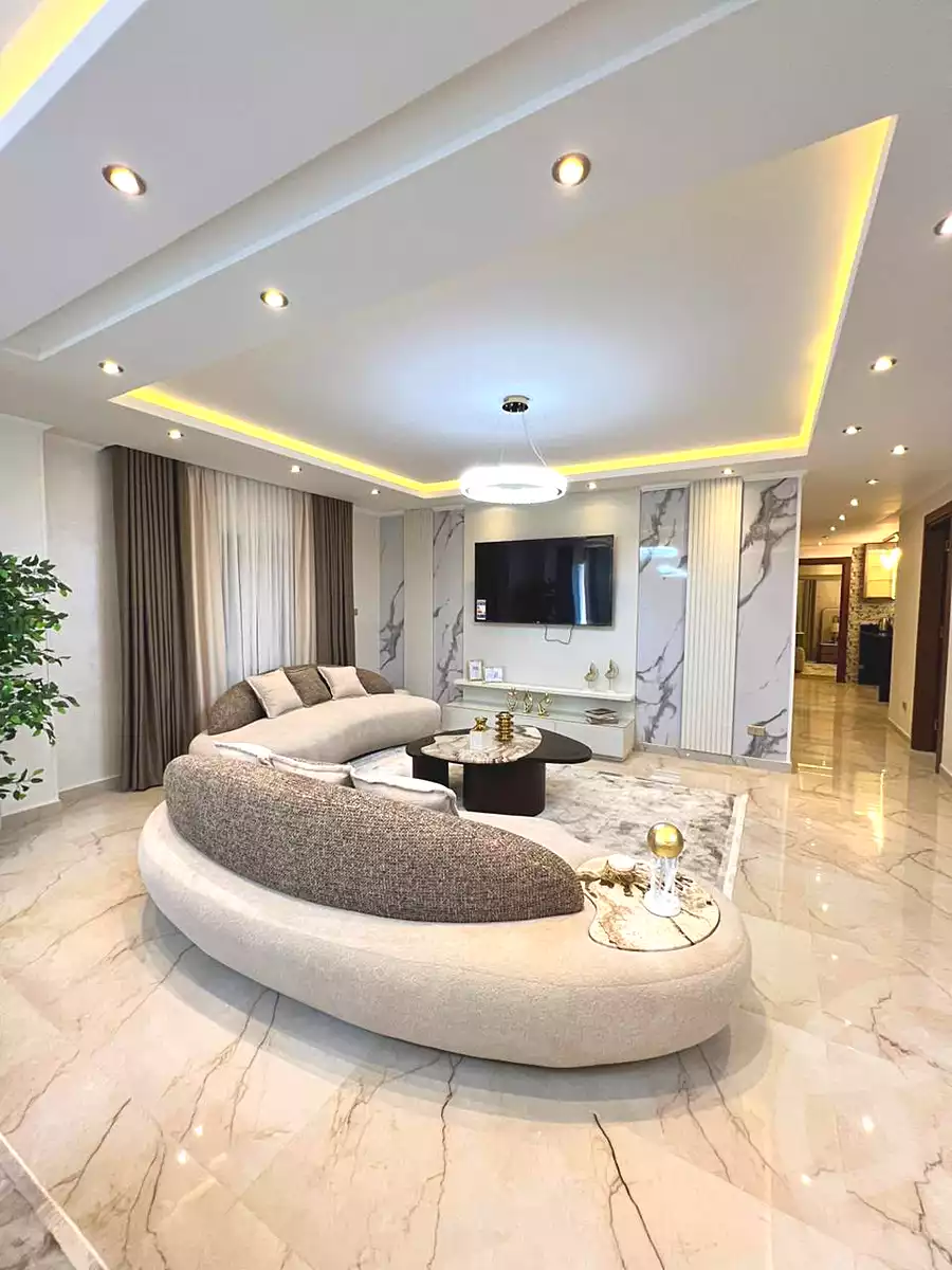 https://aqarmap.com.eg/en/listing/7281819-for-sale-cairo-new-cairo-compounds-mwrd-fq-llttwyr