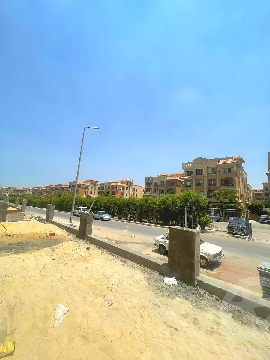 https://aqarmap.com.eg/en/listing/7282999-for-sale-cairo-el-sheikh-zayed-city-compounds-el-khamayel