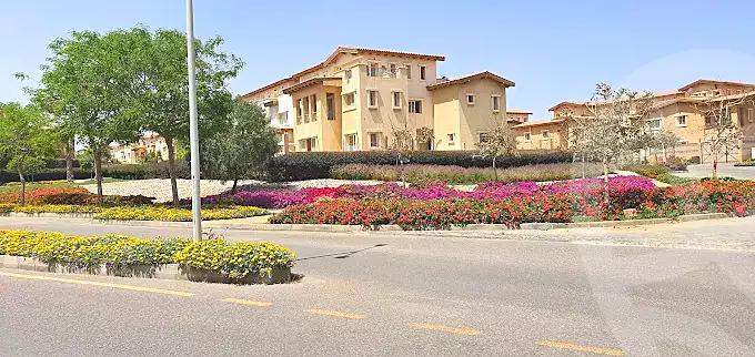 https://aqarmap.com.eg/ar/listing/7283981-for-sale-cairo-new-cairo-compounds-hyde-park-centre-ville-hyde-park