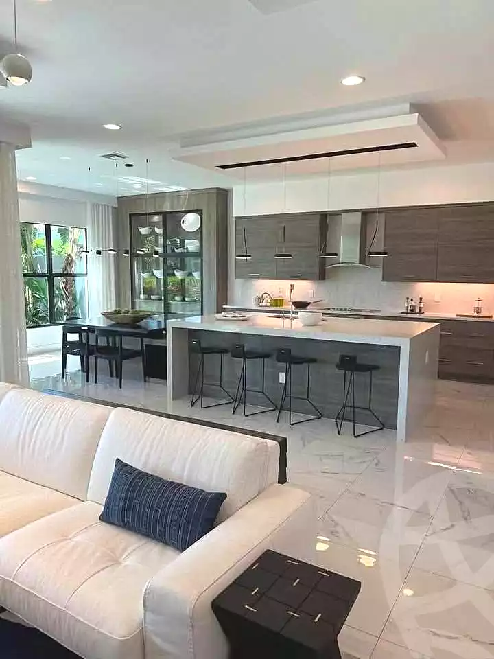 https://aqarmap.com.eg/ar/listing/7283981-for-sale-cairo-new-cairo-compounds-hyde-park-centre-ville-hyde-park