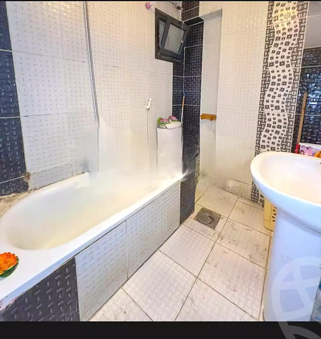 https://aqarmap.com.eg/ar/listing/7284156-for-sale-alexandria-el-asafra-mahmoud-gomaa-st