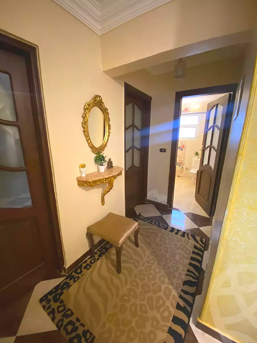 https://aqarmap.com.eg/ar/listing/7284838-for-rent-cairo-new-cairo-el-ahyaa-third-neighborhood-street-1