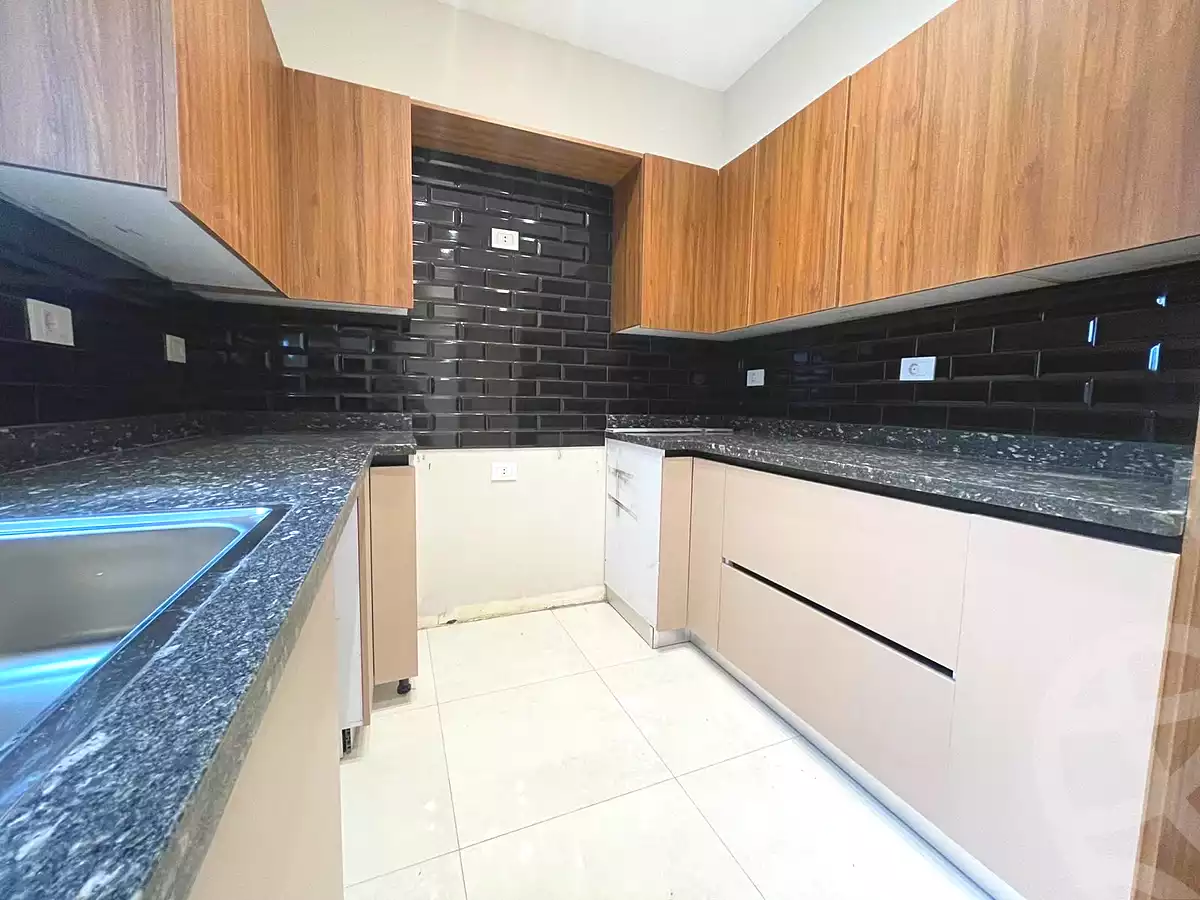 https://aqarmap.com.eg/ar/listing/7286101-for-rent-cairo-new-cairo-compounds-mwntn-fyw-y-syty-club-park-mountain-view-icity