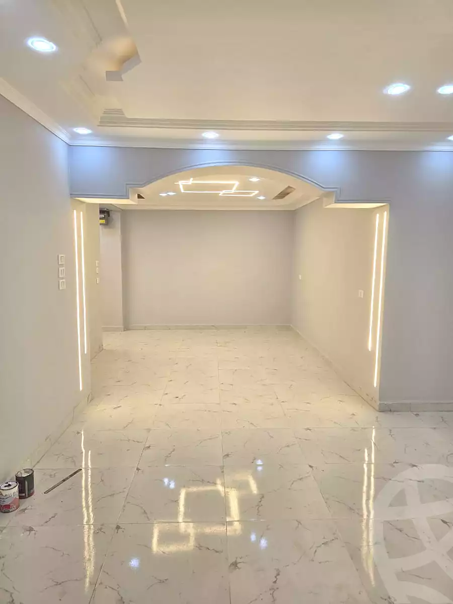 https://aqarmap.com.eg/ar/listing/7287350-for-rent-cairo-6th-of-october-el-ahyaa-neighborhood-2nd-divided-from-al-kafrawei-st