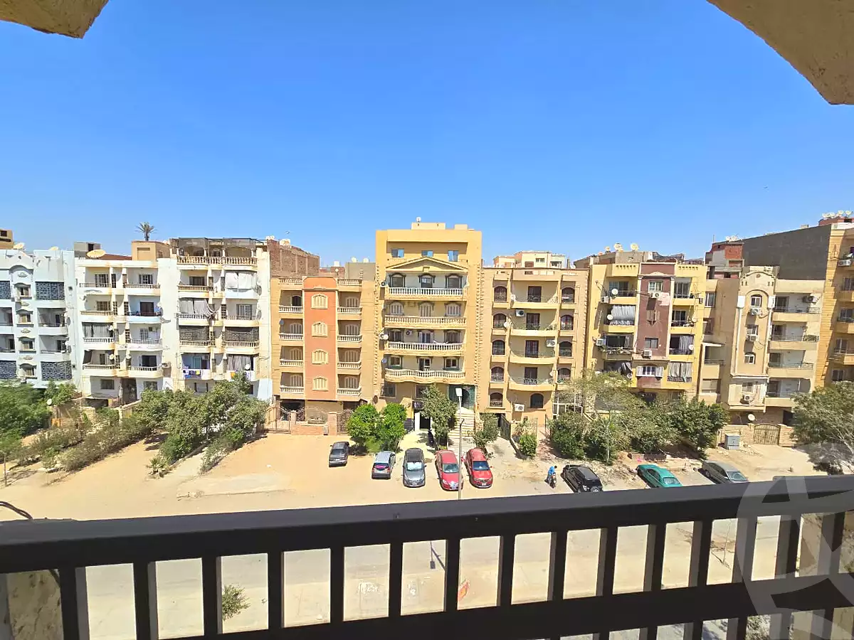 https://aqarmap.com.eg/ar/listing/7287350-for-rent-cairo-6th-of-october-el-ahyaa-neighborhood-2nd-divided-from-al-kafrawei-st