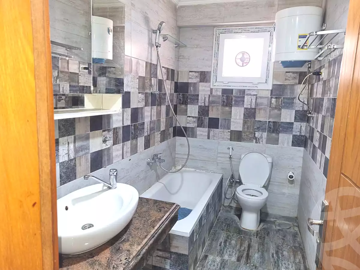 https://aqarmap.com.eg/ar/listing/7287476-for-rent-cairo-6th-of-october-el-ahyaa-neighborhood-1st-al-maahad