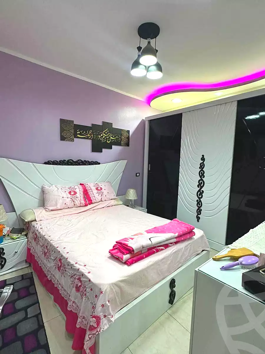 https://aqarmap.com.eg/ar/listing/7287589-for-sale-cairo-el-haram-shareaa-khatem-el-morsalen