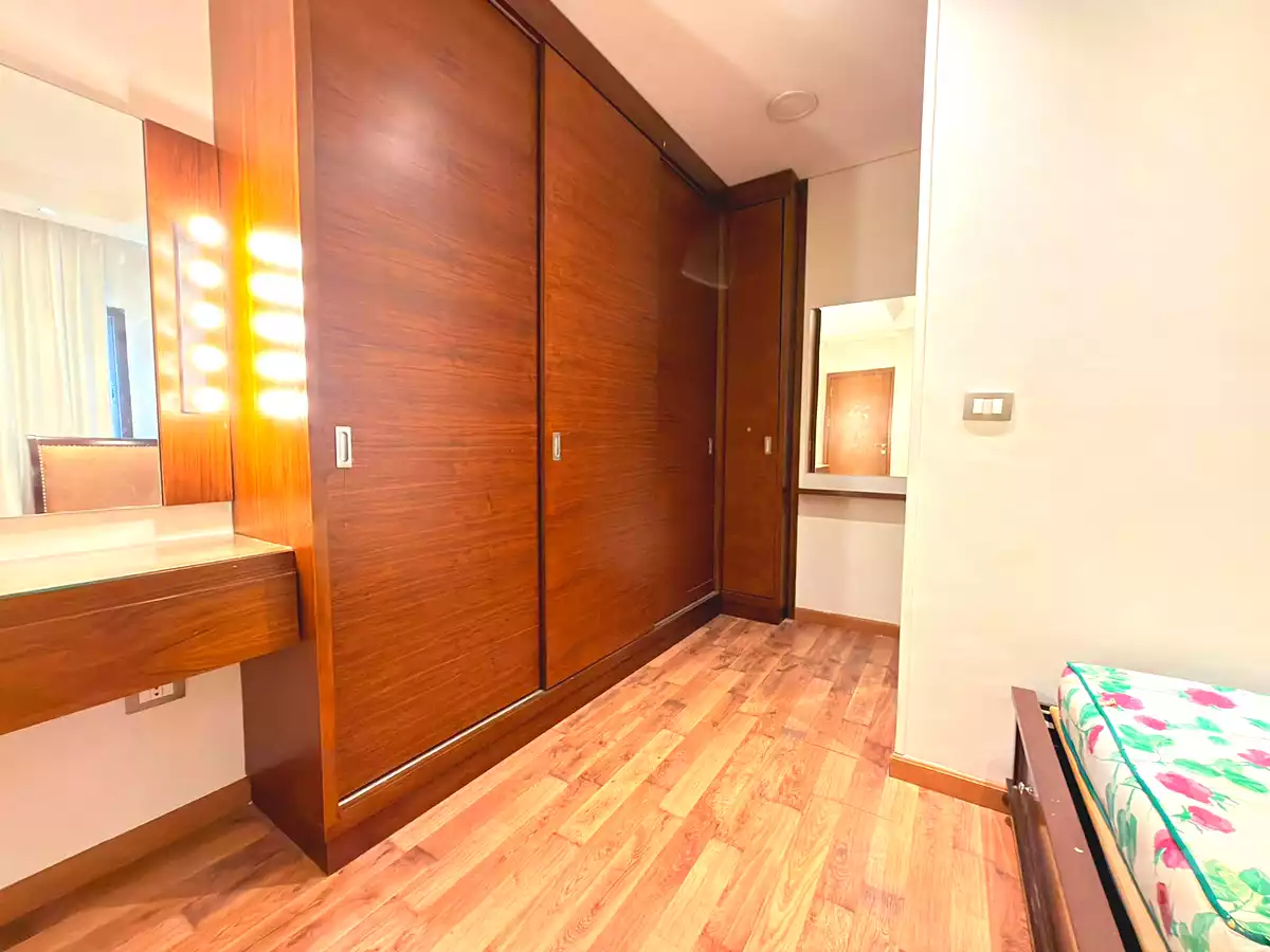 https://aqarmap.com.eg/en/listing/7287821-for-rent-cairo-el-sheikh-zayed-city-compounds-the-courtyard-mall-dorra