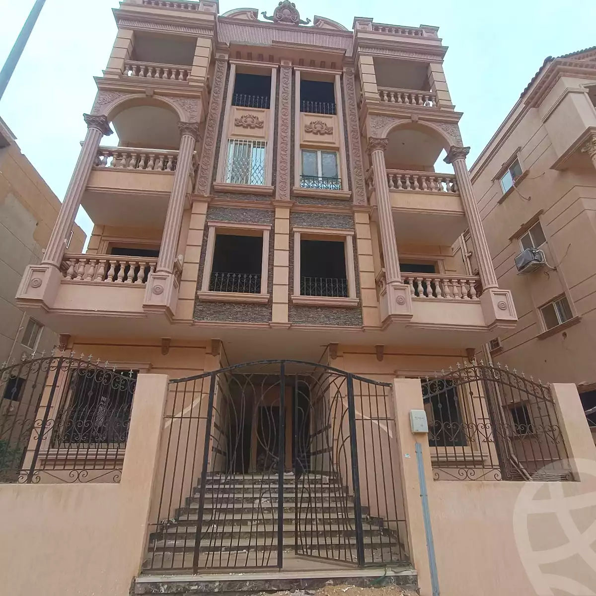 https://aqarmap.com.eg/ar/listing/7289830-for-sale-cairo-6th-of-october-el-tawsaat-el-shamalya-hy-2000-qt