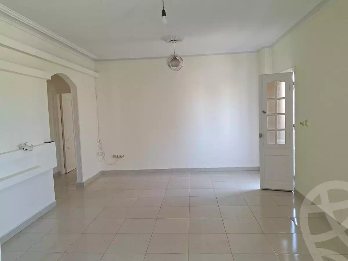 https://aqarmap.com.eg/ar/listing/7289885-for-sale-cairo-6th-of-october-el-ahyaa-neighborhood-3rd-street-7