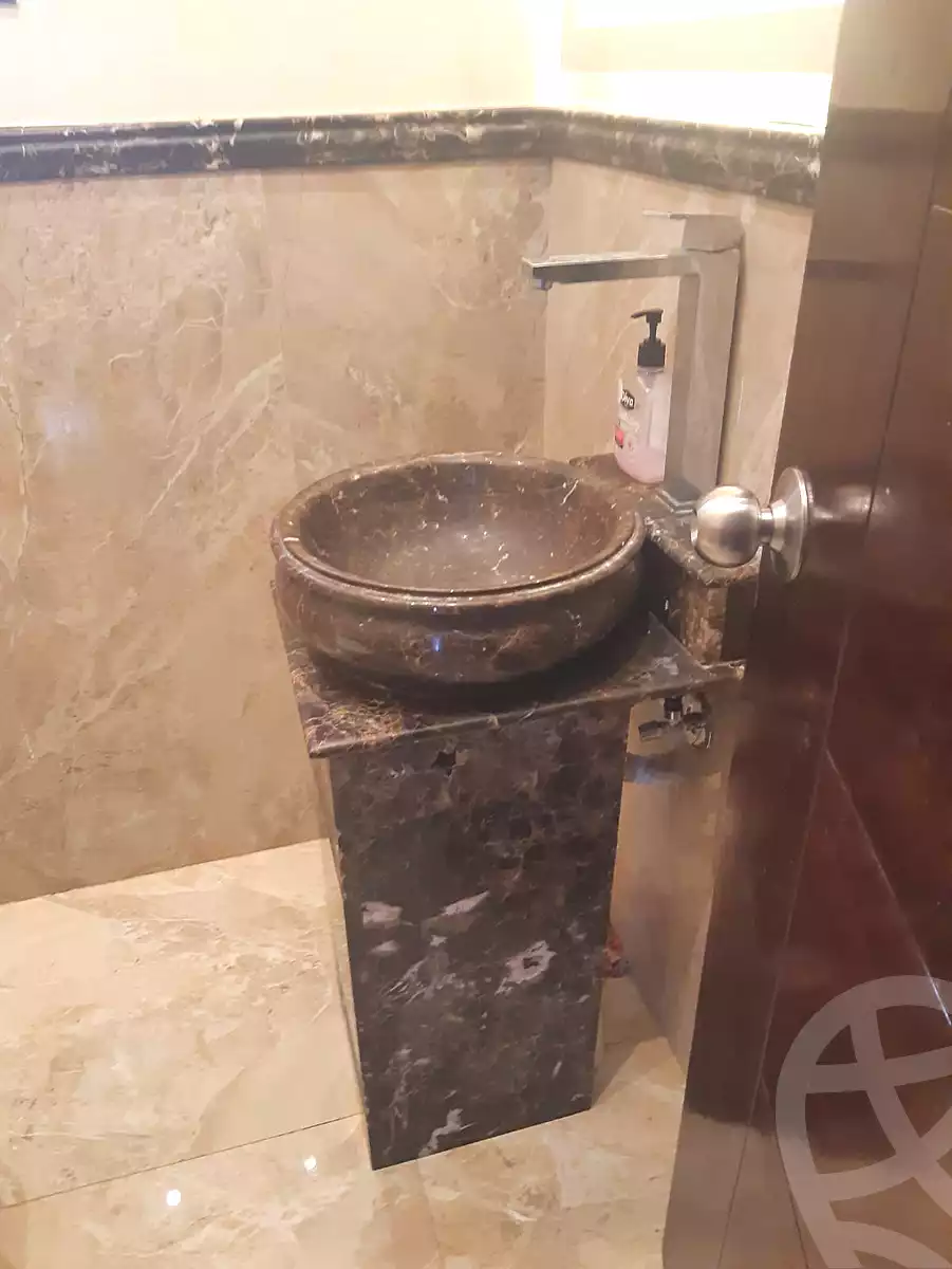 https://aqarmap.com.eg/ar/listing/7289936-for-rent-cairo-new-cairo-compounds-hyde-park-centre-ville-hyde-park