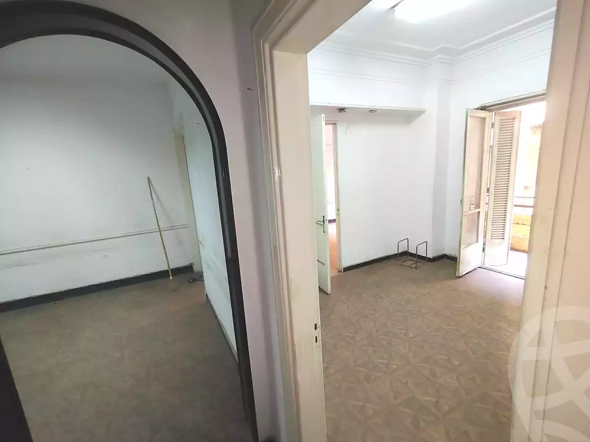 https://aqarmap.com.eg/ar/listing/7290290-for-rent-cairo-downtown-bab-el-loaa-el-tahrir-st