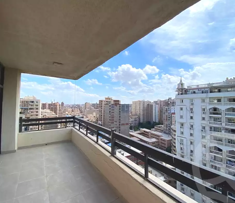 https://aqarmap.com.eg/en/listing/7291586-for-sale-alexandria-ganaklis