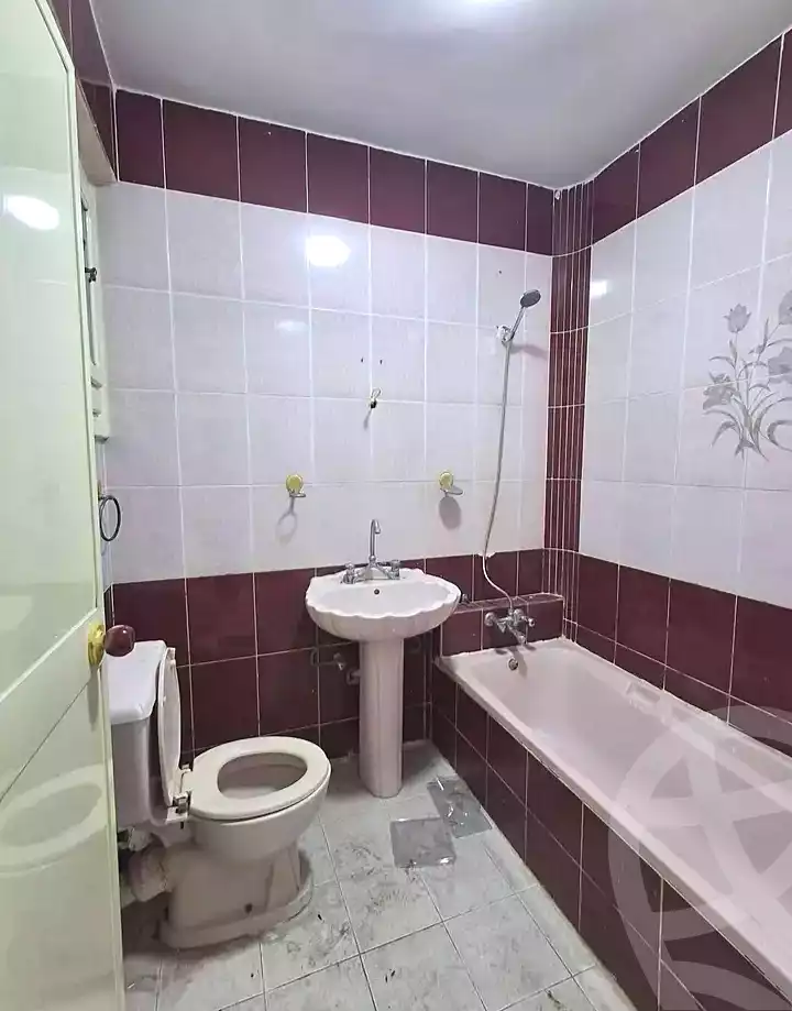 https://aqarmap.com.eg/en/listing/7291996-for-sale-alexandria-al-agamy-lbytsh-saad-zaghloul-st