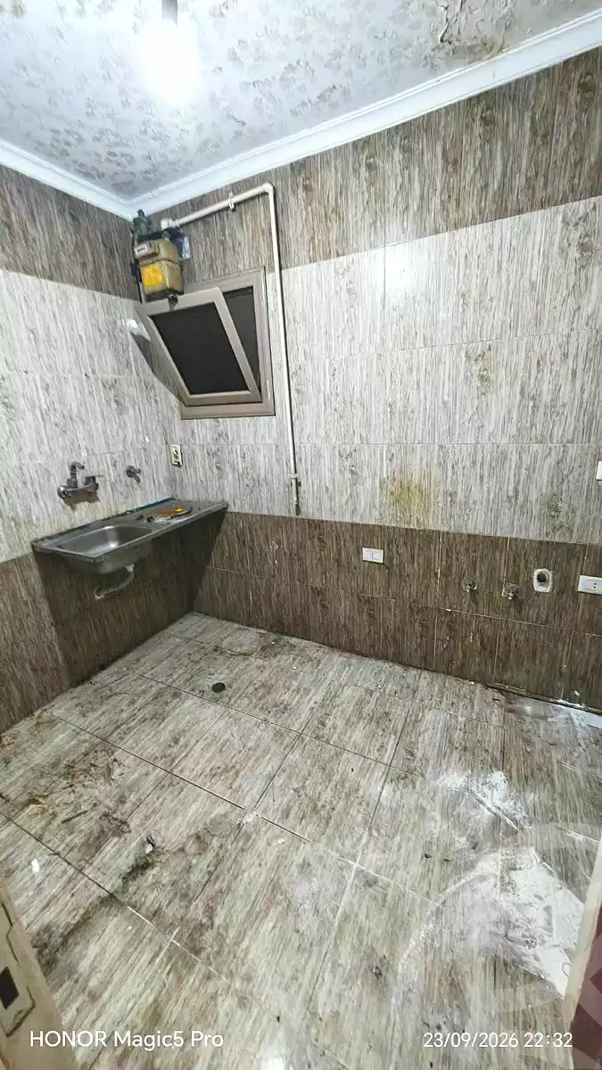 https://aqarmap.com.eg/ar/listing/7292006-for-rent-cairo-helwan-mostafa-fahmy-st