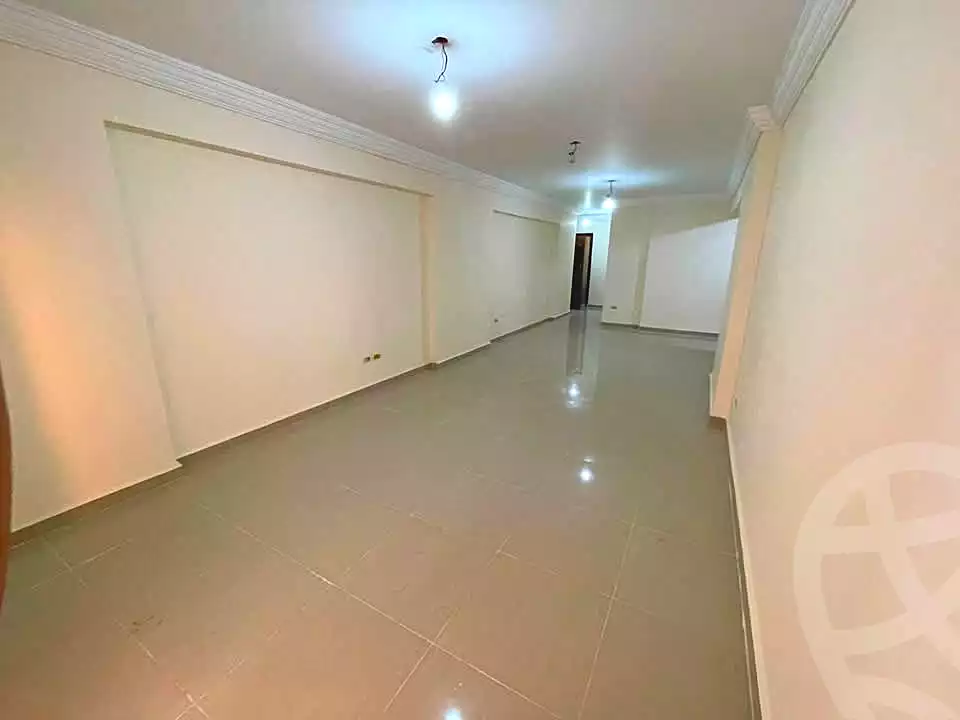 https://aqarmap.com.eg/ar/listing/7292263-for-sale-alexandria-ganaklis-shr-mrtdy-bsh