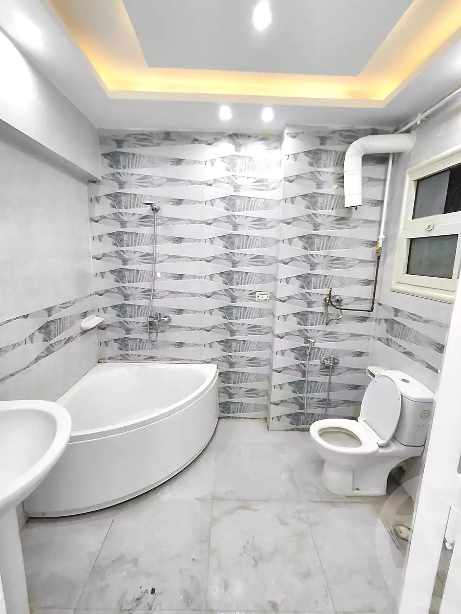 https://aqarmap.com.eg/ar/listing/7292461-for-sale-alexandria-miami-shr-jml-bd-lnsr