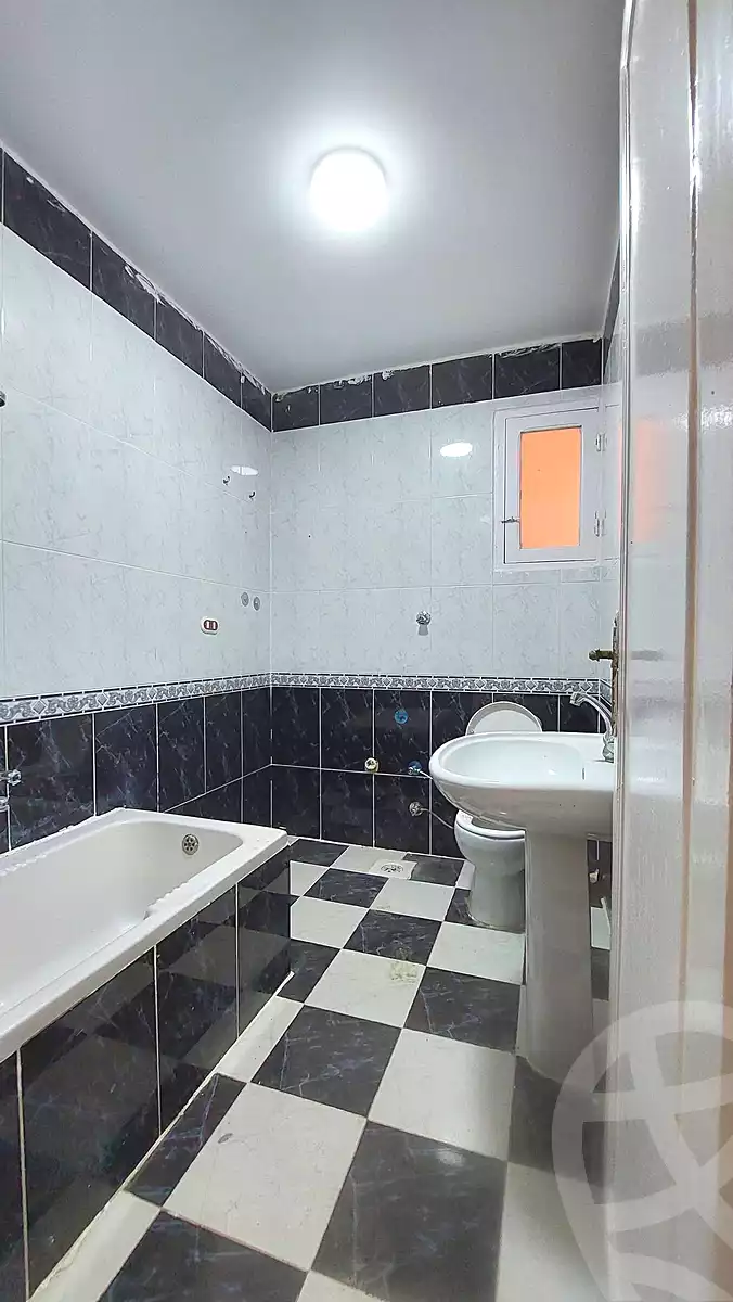 https://aqarmap.com.eg/ar/listing/7292632-for-sale-alexandria-al-agamy-shataa-el-nakheel