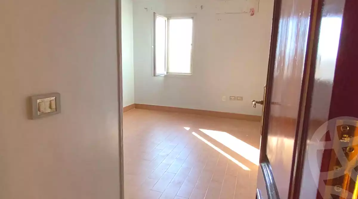 https://aqarmap.com.eg/ar/listing/7178133-for-sale-cairo-el-sheikh-zayed-city-el-hay-elsades-ashaer
