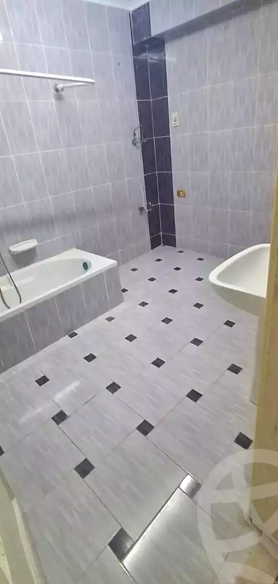 https://aqarmap.com.eg/ar/listing/7293177-for-sale-alexandria-al-agamy-lbytsh-al-aeda-al-kadema-st