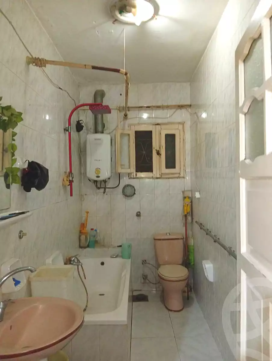 https://aqarmap.com.eg/ar/listing/7294453-for-sale-alexandria-alhadara-new-el-hadra