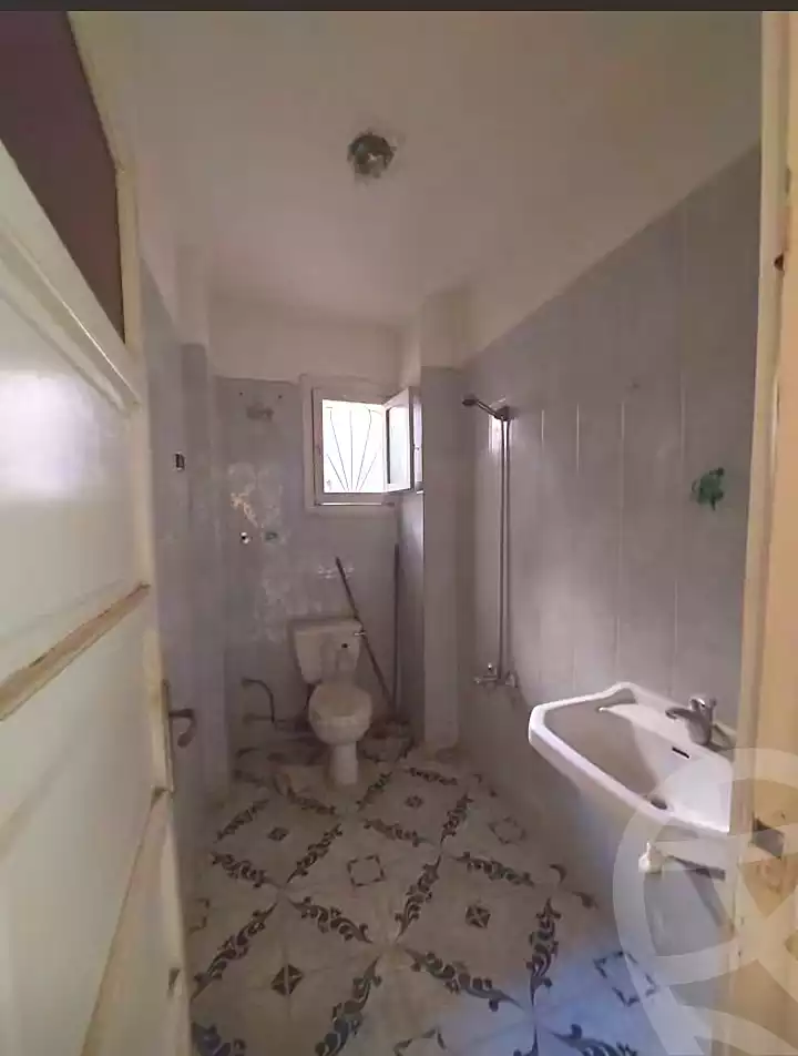 https://aqarmap.com.eg/en/listing/7294556-for-sale-alexandria-el-asafra-salman-el-farsi-st