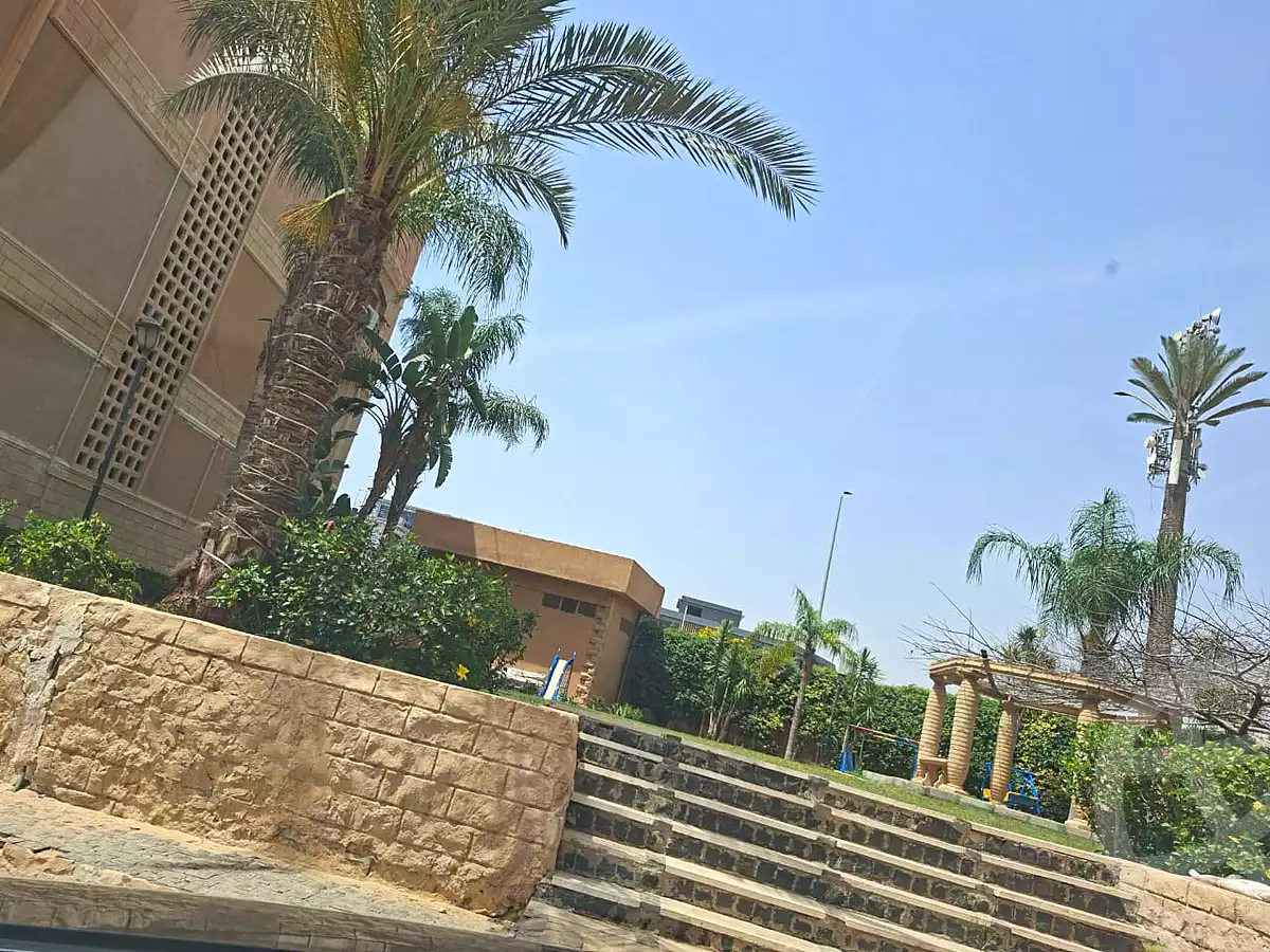 https://aqarmap.com.eg/ar/listing/7296181-for-sale-cairo-new-cairo-north-investors-salama-hegazi-st