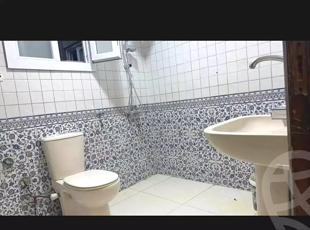 https://aqarmap.com.eg/ar/listing/7297843-for-rent-alexandria-al-agamy-lbytsh-bianchiii-el-arbaeen-st