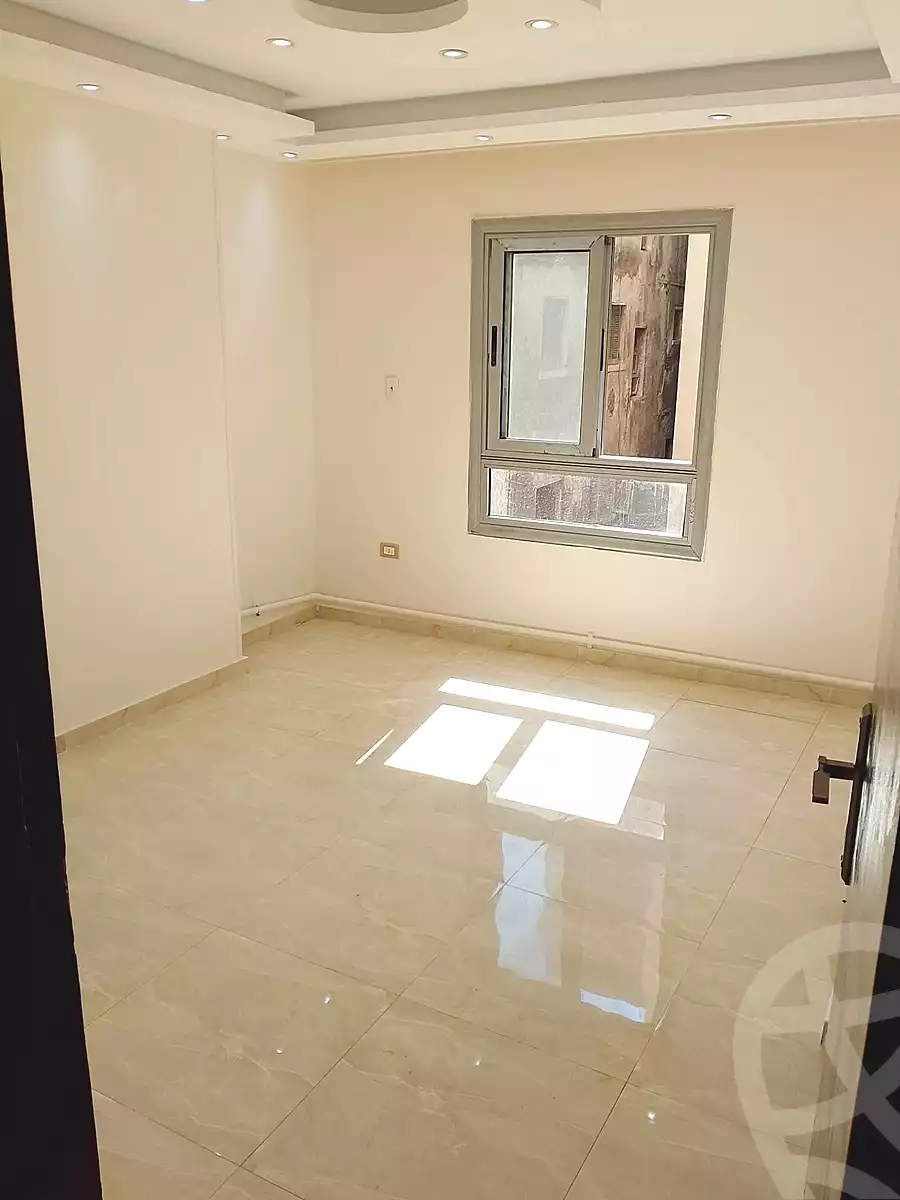 https://aqarmap.com.eg/ar/listing/7299240-for-sale-alexandria-sydy-bshr-sydy-bshr-bhry-shr-khld-bn-lwlyd