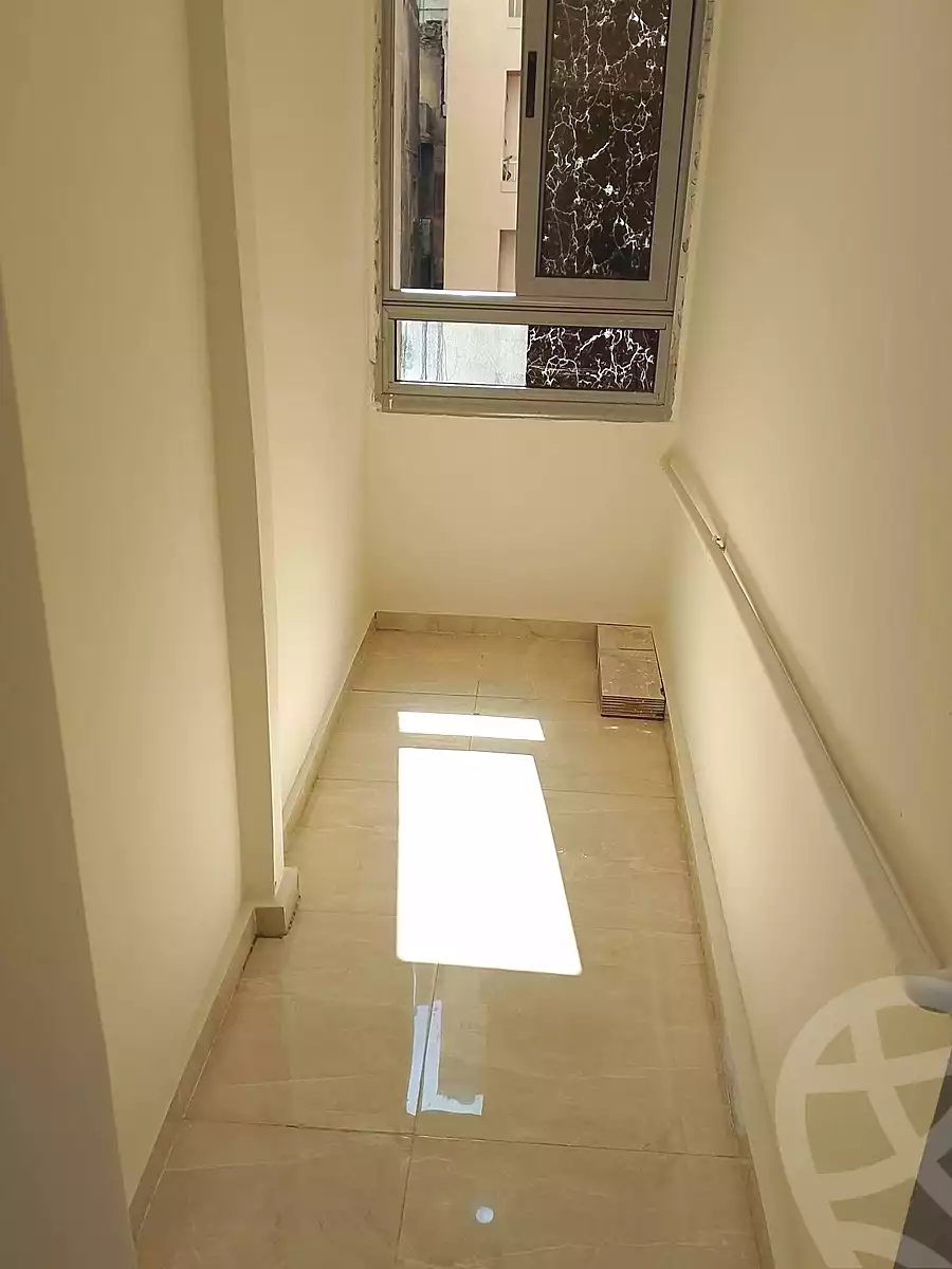 https://aqarmap.com.eg/ar/listing/7299240-for-sale-alexandria-sydy-bshr-sydy-bshr-bhry-shr-khld-bn-lwlyd