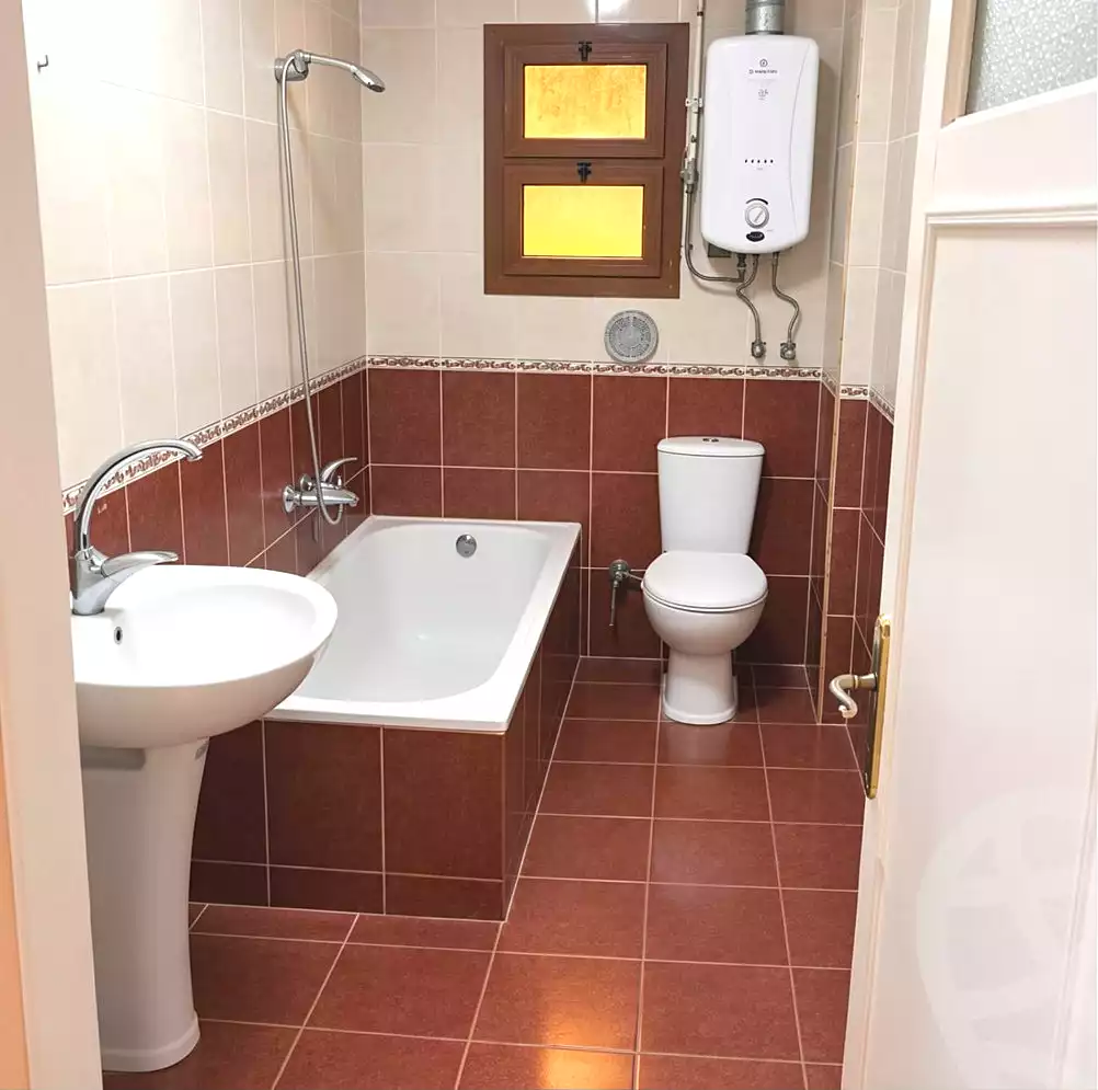 https://aqarmap.com.eg/en/listing/7297666-for-sale-cairo-15th-of-may-mjwr-28