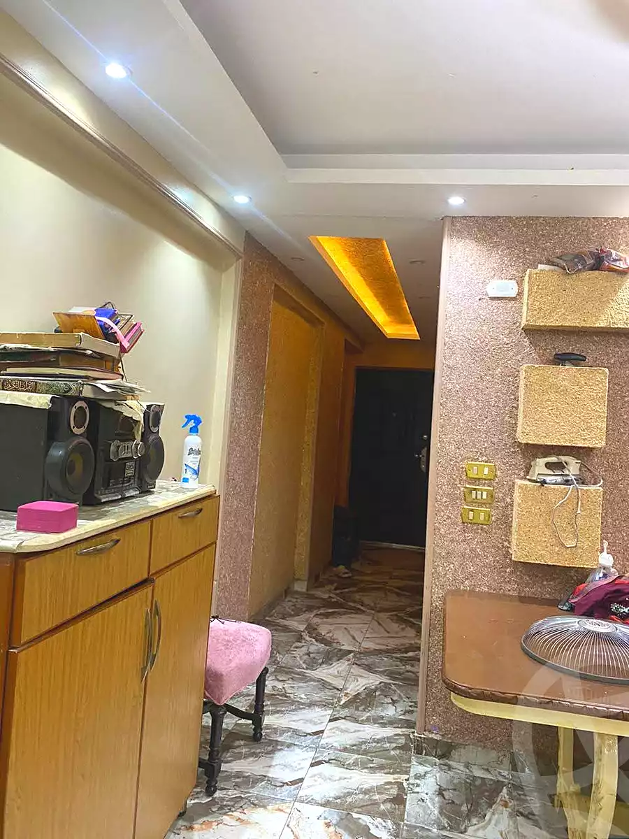 https://aqarmap.com.eg/ar/listing/7300918-for-sale-cairo-helwan-el-shareaa-el-sharby-st