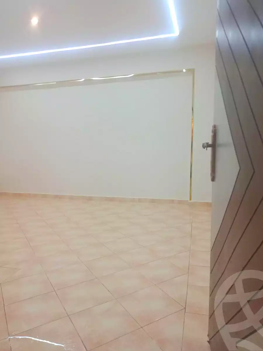 https://aqarmap.com.eg/en/listing/7301302-for-sale-alexandria-al-agamy-el-hanouvel-radwan-st