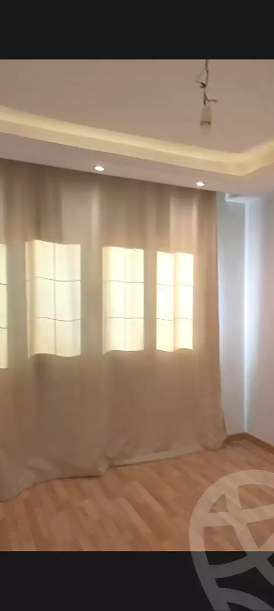 https://aqarmap.com.eg/ar/listing/7301165-for-rent-cairo-new-cairo-compounds-mountain-view-hyde-park