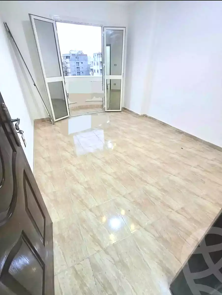 https://aqarmap.com.eg/ar/listing/7301726-for-sale-alexandria-el-asafra-shr-45