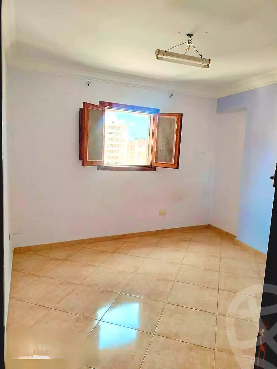 https://aqarmap.com.eg/ar/listing/7301975-for-sale-alexandria-sydy-bshr-sydy-bshr-bhry-gamal-abd-el-nasir-st
