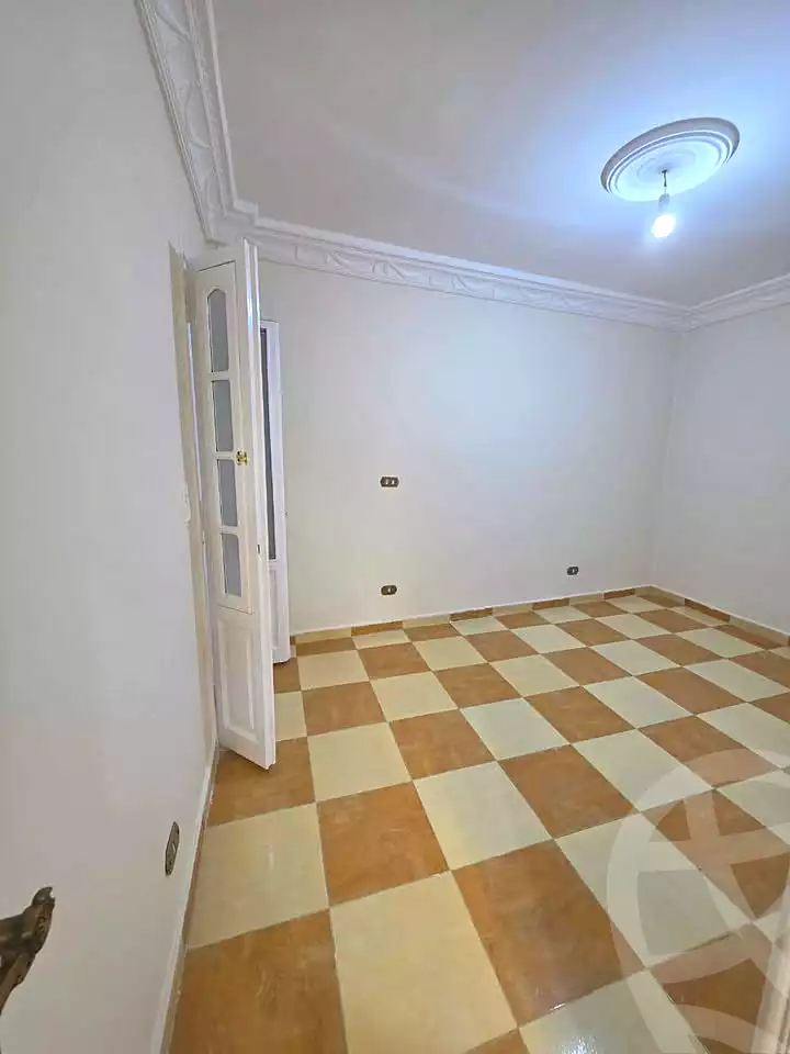 https://aqarmap.com.eg/ar/listing/7302453-for-sale-alexandria-sydy-bshr