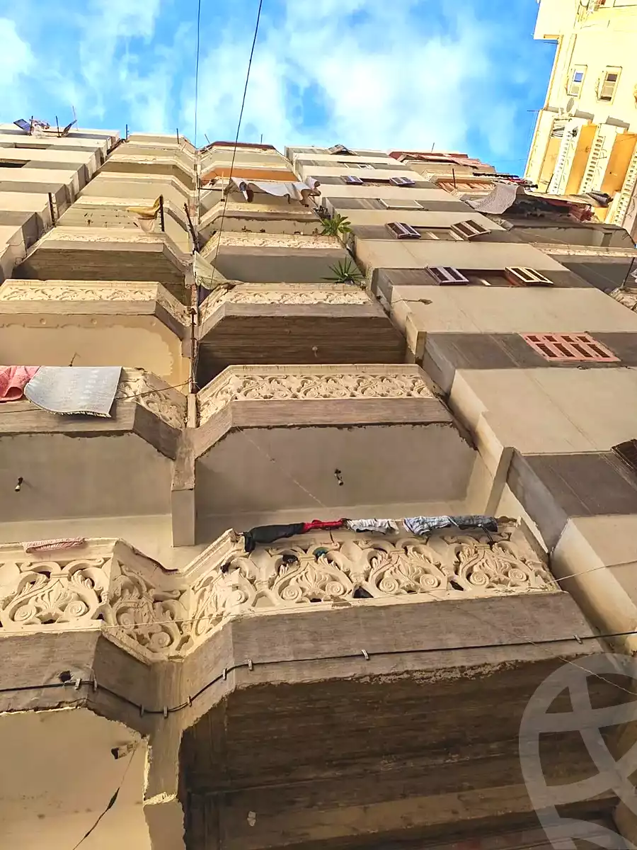 https://aqarmap.com.eg/en/listing/7302861-for-sale-alexandria-al-agamy-el-hanouvel-kasr-al-quiri-st-1