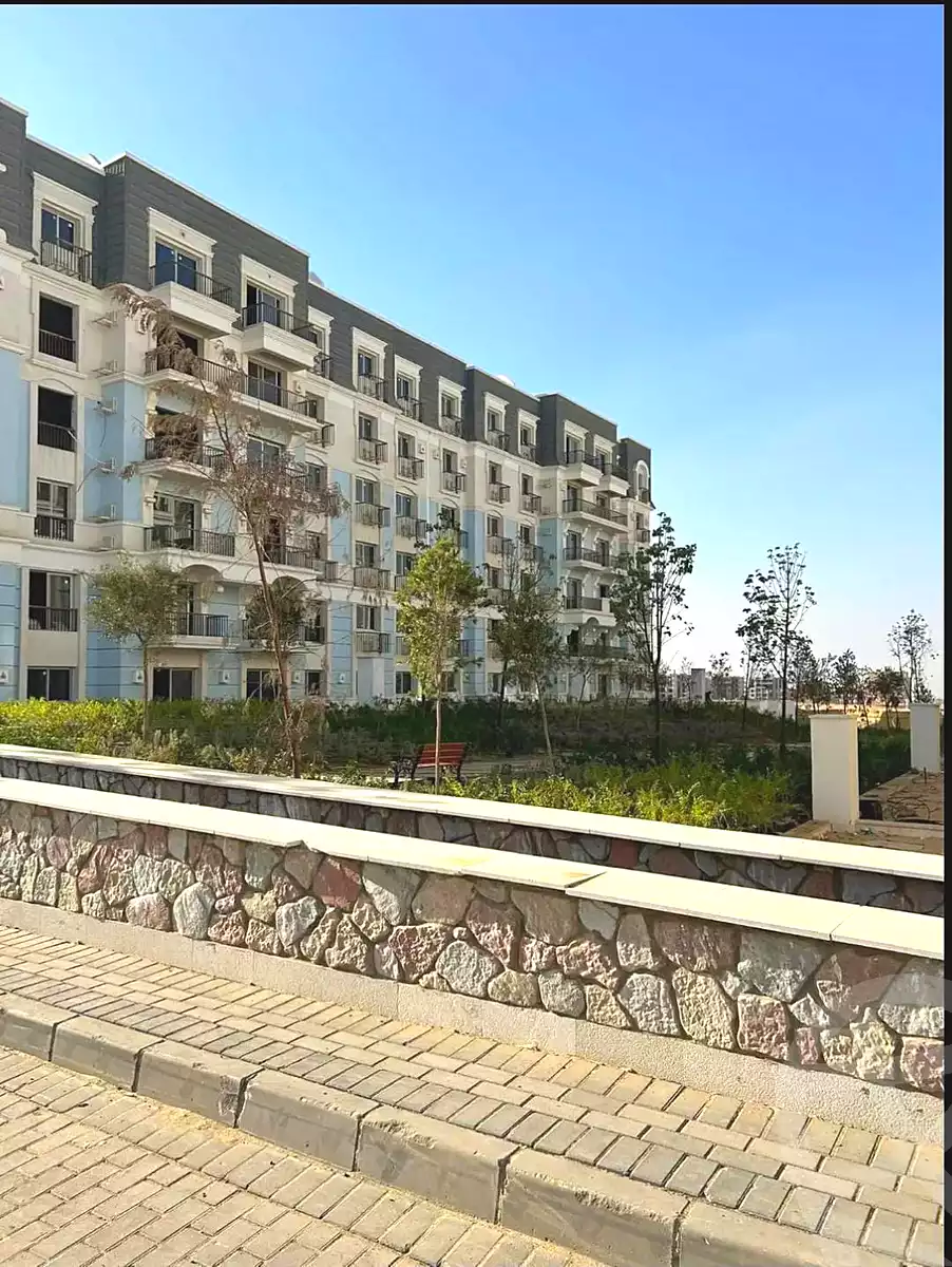 https://aqarmap.com.eg/ar/listing/7302885-for-sale-cairo-new-cairo-compounds-mwntn-fyw-y-syty-club-park-mountain-view-icity