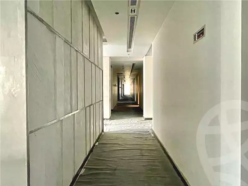 https://aqarmap.com.eg/en/listing/7303053-for-sale-cairo-new-cairo-compounds-hyde-park-business-district