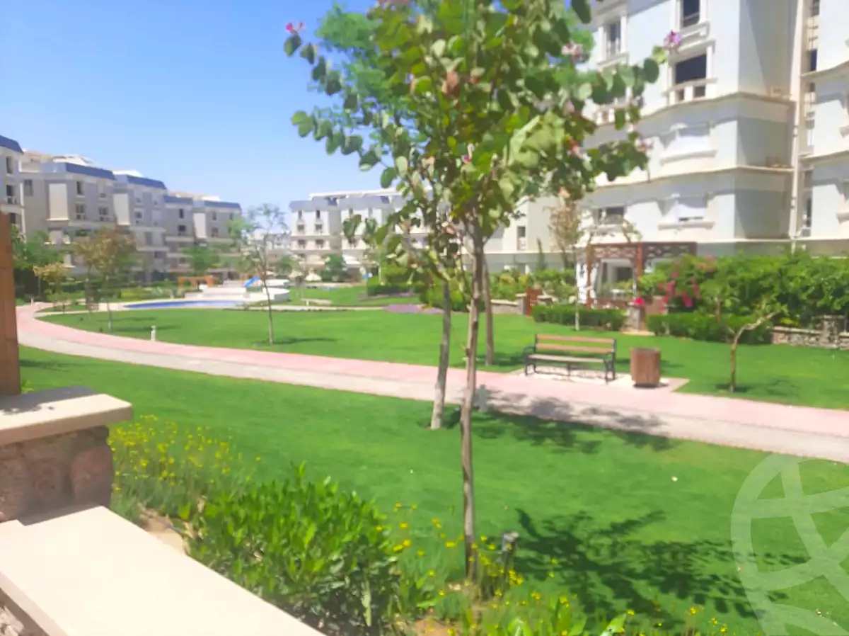 https://aqarmap.com.eg/ar/listing/7303730-for-sale-cairo-new-cairo-compounds-mountain-view-hyde-park