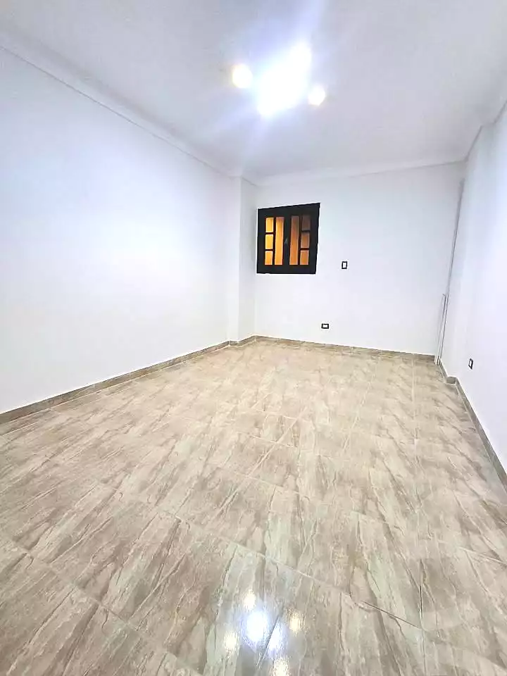https://aqarmap.com.eg/ar/listing/7305391-for-sale-alexandria-el-asafra-shr-45