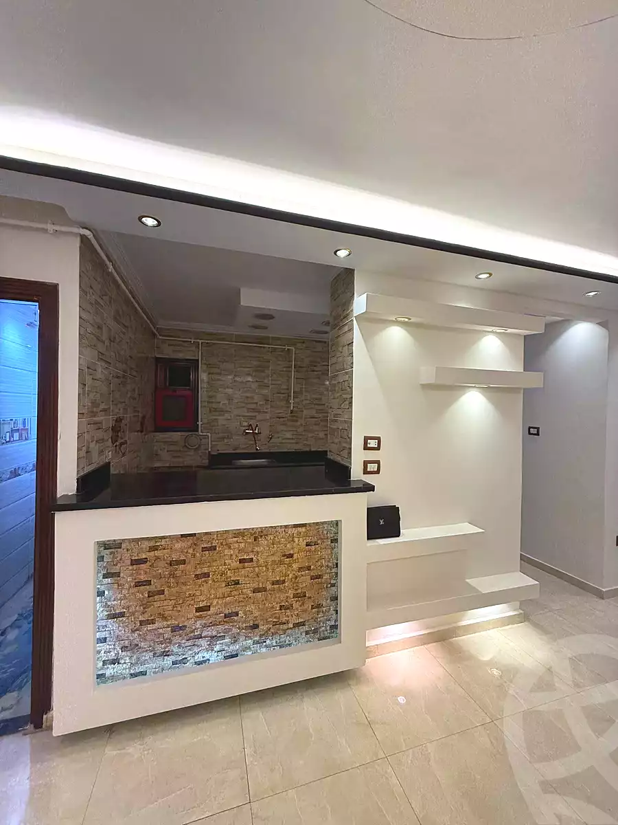 https://aqarmap.com.eg/ar/listing/7305637-for-sale-alexandria-sydy-bshr-sydy-bshr-bhry-shr-khld-bn-lwlyd
