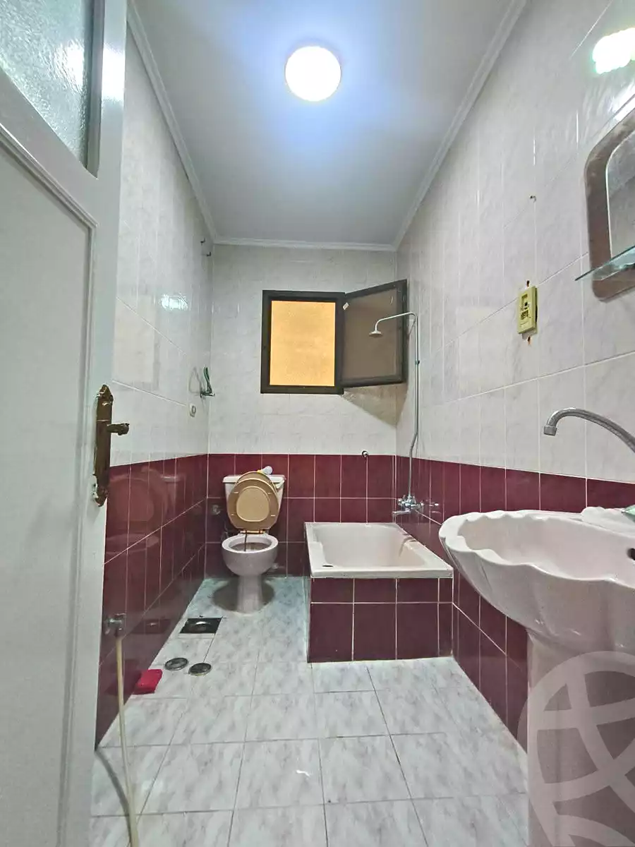 https://aqarmap.com.eg/en/listing/7306069-for-sale-alexandria-al-agamy-shataa-el-nakheel-no-8-st