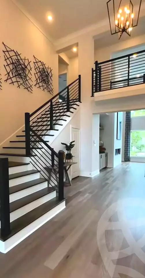 5 BR Villa in Mivida, photo 2 of 7