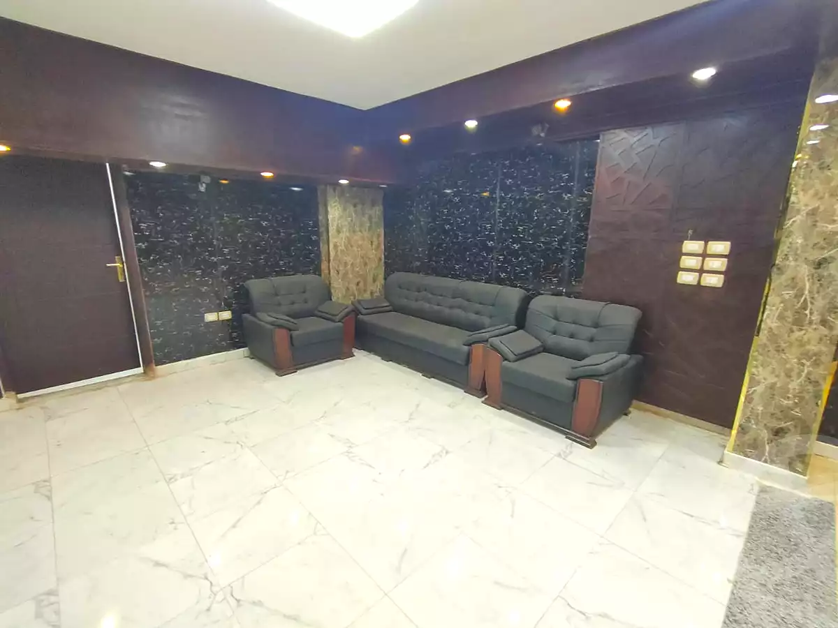 https://aqarmap.com.eg/ar/listing/7306924-for-sale-cairo-hadayek-el-ahram-mntq