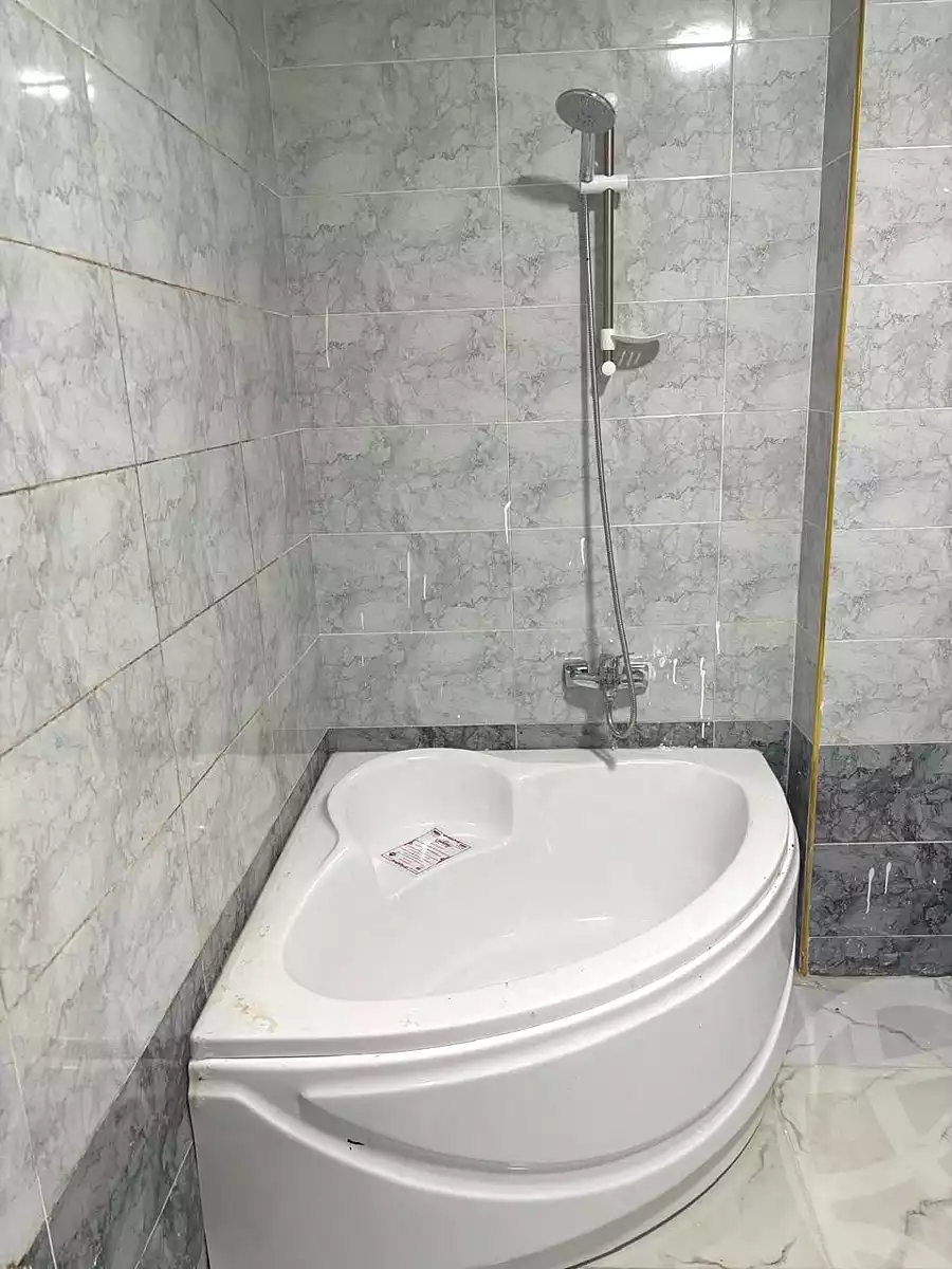 https://aqarmap.com.eg/en/listing/7307140-for-sale-cairo-nasr-city-hay-el-waha-el-moshir-mohammed-aly-fahmy-axis