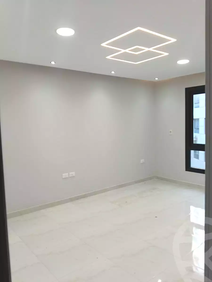 https://aqarmap.com.eg/ar/listing/7307456-for-rent-cairo-el-maadi-compounds-rayhanah-plaza
